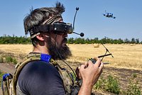 Украина все чаще использует в боях роботов. Как они выглядят и к чему это может привести?