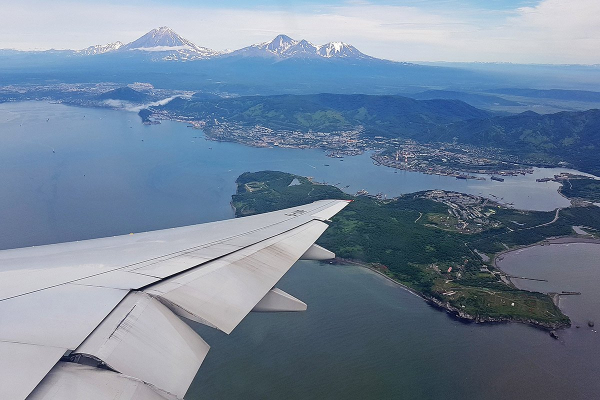 В России самолет с пассажирами впервые столкнулся с беспилотником. Что об этом известно?