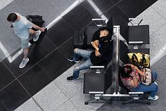 В российском аэропорту столкнулись два пассажирских самолета