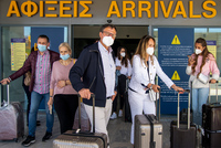 Влюбленных выгнали из туристического города Европы из-за прыжка в воду