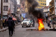Российские туристы застряли на Мадагаскаре из-за протестов против президента